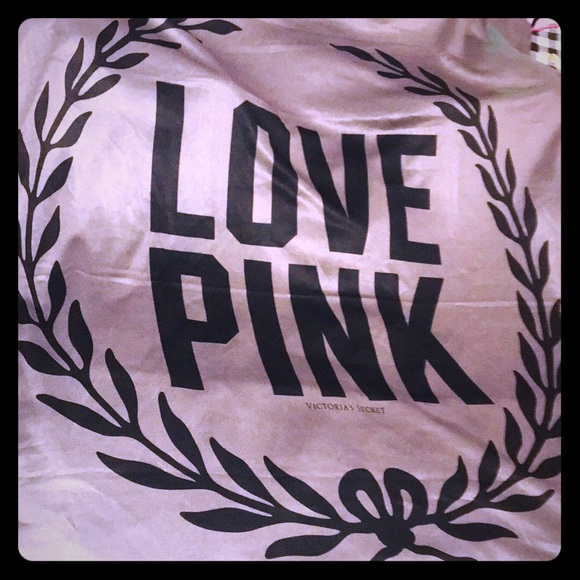 ๐PINK VS Vintage Stadium Blanket NIP๐ - Picture 4 of 7